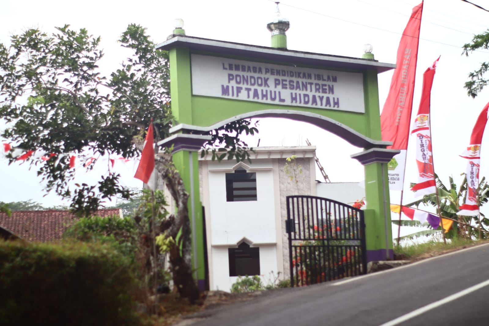 Pontren Miftahul Hidayah